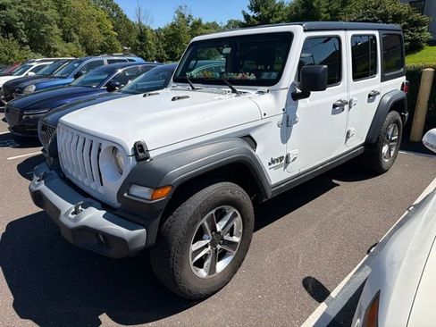Used 2019 Jeep Wrangler Unlimited Sport S AWD/4WD image 3