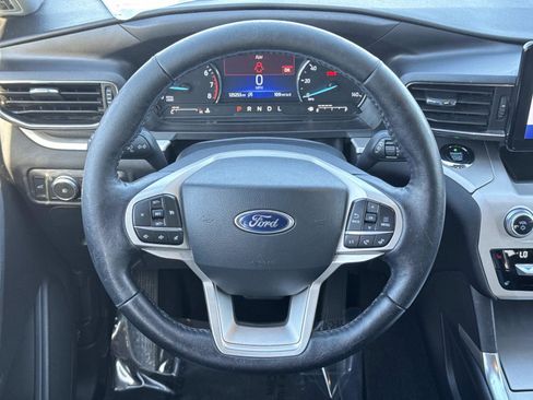 Used 2021 Ford Explorer XLT w/ Equipment Group 202A image 10