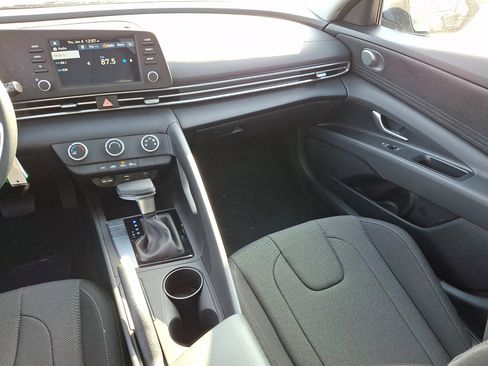 New 2026 Hyundai Elantra SE image 11