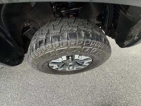 Used 2021 Toyota Tacoma TRD Off-Road image 40