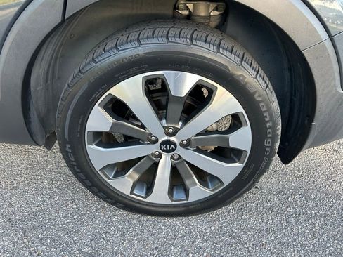 Used 2021 Kia Telluride S image 9