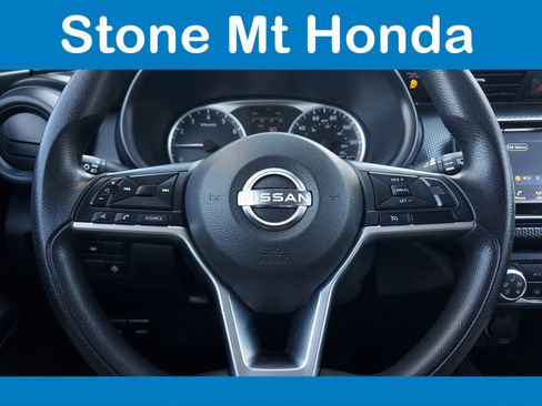 Used 2022 Nissan Kicks S image 21