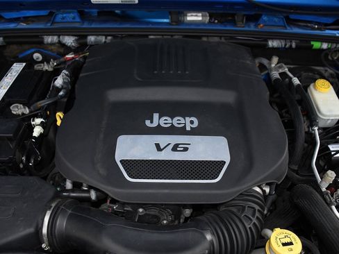 Used 2016 Jeep Wrangler Unlimited Sport AWD/4WD image 39