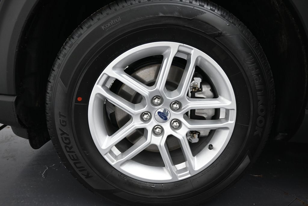 Used 2026 Ford Explorer Active AWD/4WD image 33