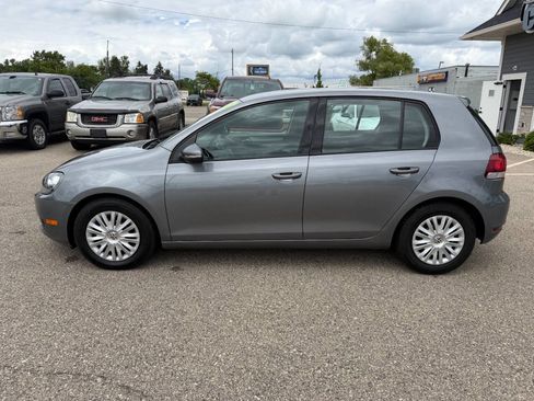 Used 2014 Volkswagen Golf 4-Door FWD image 2