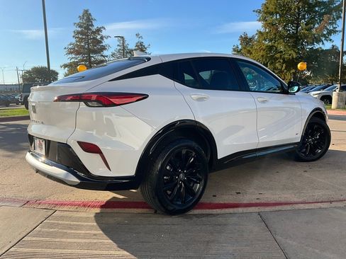 Used 2025 Buick Envista Sport Touring image 6