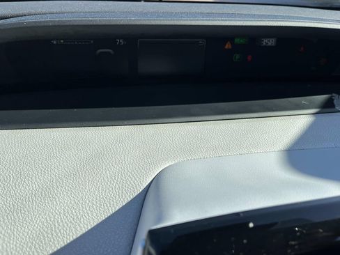 Used 2019 Toyota Prius XLE image 31