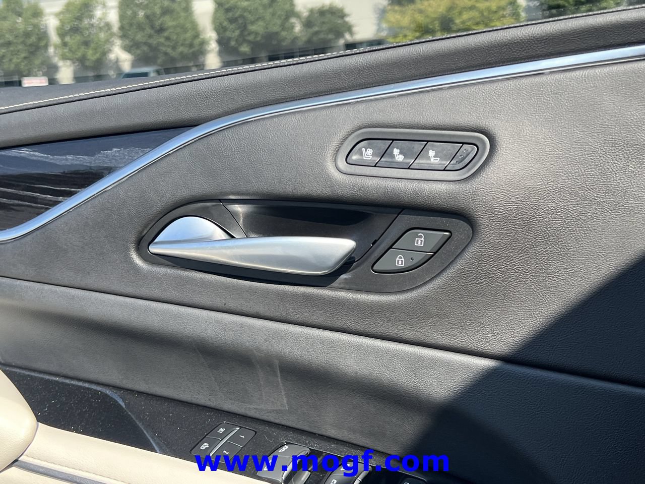 Used 2021 Cadillac Escalade Sport AWD/4WD image 17