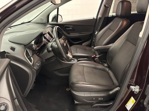 Used 2022 Chevrolet Trax LT w/ Driver Confidence Package AWD/4WD image 23