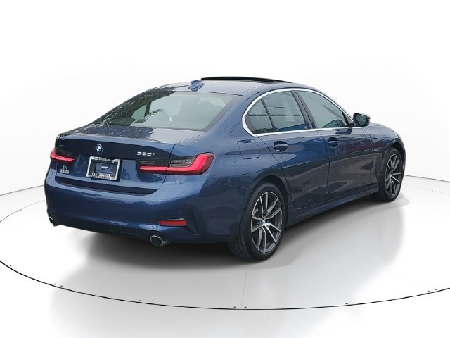 Used 2022 BMW 330i xDrive Sedan w/ Premium Package 2 AWD/4WD image 4