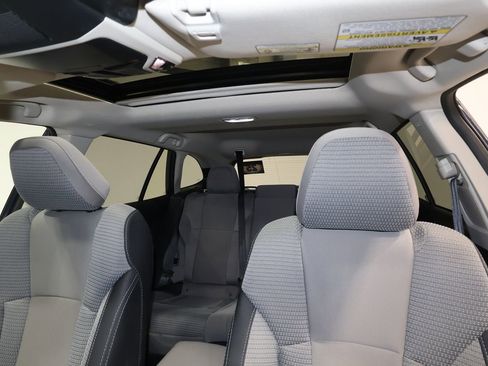 Used 2025 Subaru Outback Premium image 18