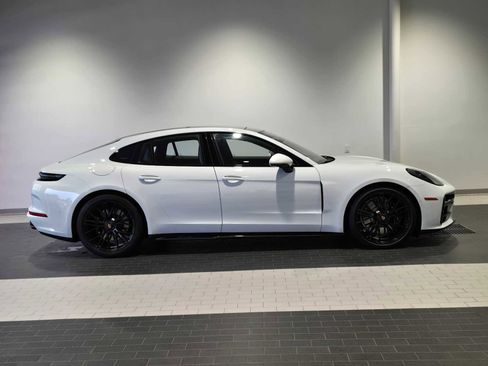Used 2025 Porsche Panamera GTS image 8