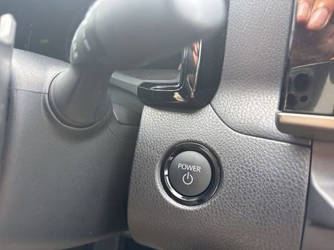 Used 2025 Toyota Camry SE FWD image 14