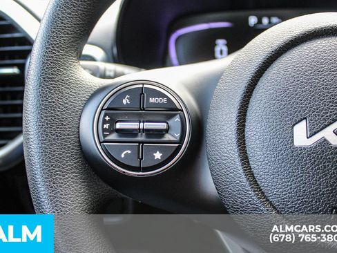 Used 2025 Kia Soul LX w/ LX Technology Package FWD image 24