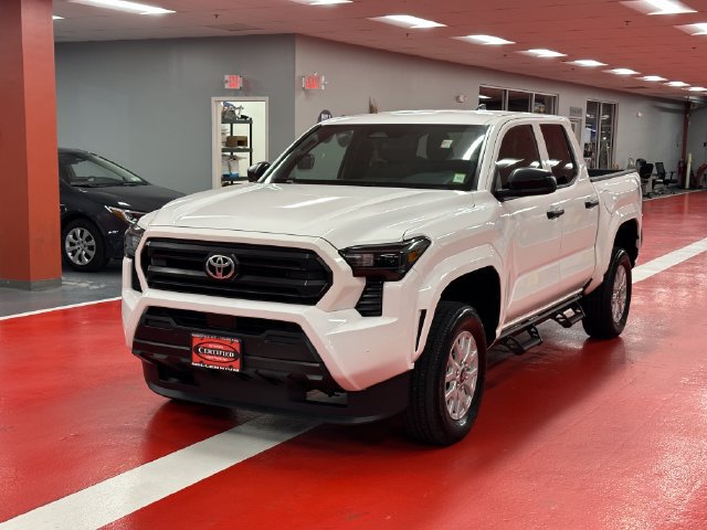 Used 2025 Toyota Tacoma SR w/ SR Upgrade Package AWD/4WD image 7