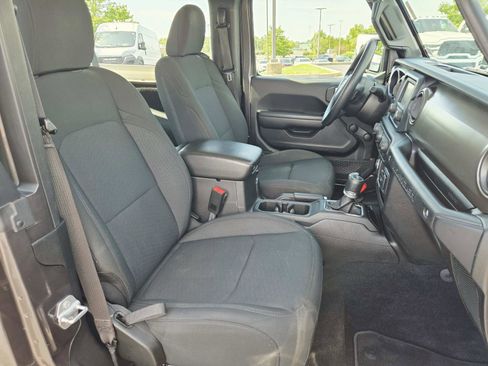 Used 2021 Jeep Wrangler Sport AWD/4WD image 17