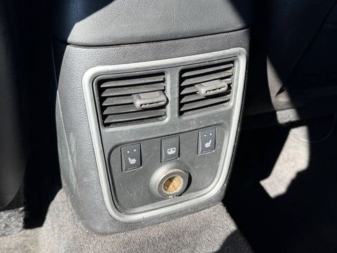 Used 2014 Chrysler 300 C RWD image 27