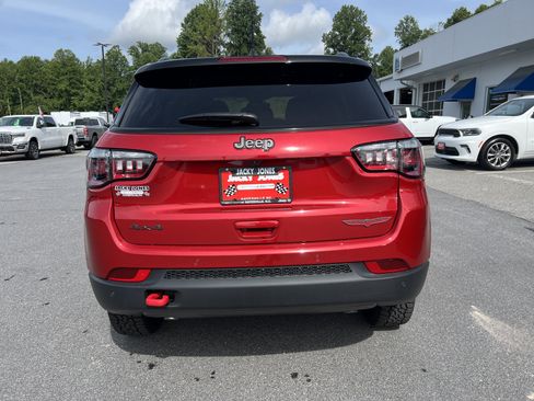 Used 2026 Jeep Compass Trailhawk w/ Sun, Sound & Navigation Group AWD/4WD image 5