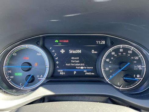 Used 2023 Toyota Venza XLE image 24