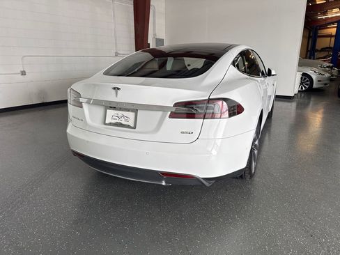 Used 2015 Tesla Model S 85D image 4