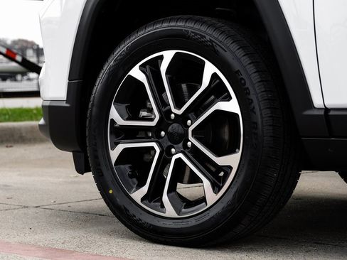 Used 2022 Jeep Compass Limited image 65