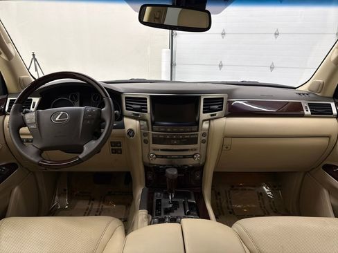 Used 2013 Lexus LX 570 4WD image 19