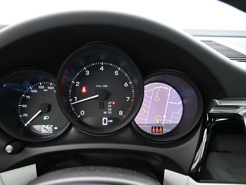 New 2026 Porsche Macan image 15