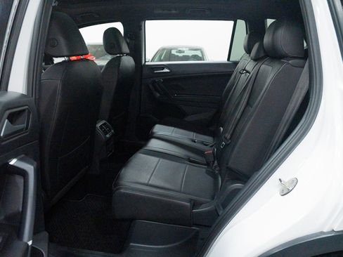 Used 2020 Volkswagen Tiguan SE R-Line w/ 3rd Row Seat Package image 22