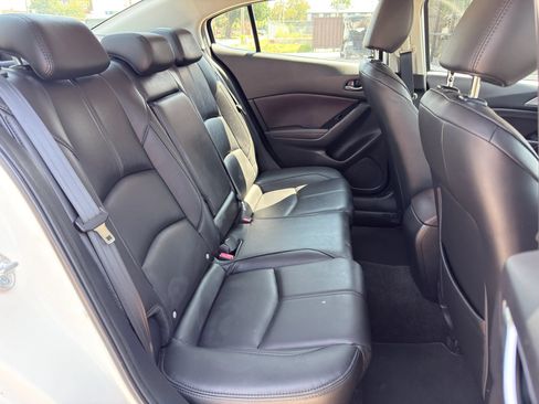 Used 2018 MAZDA MAZDA3 Touring FWD image 25