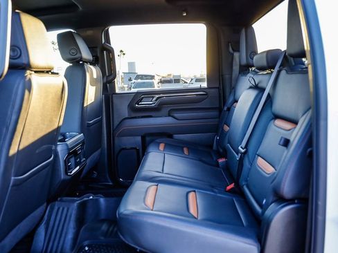 Used 2025 GMC Sierra 2500 AT4 image 22