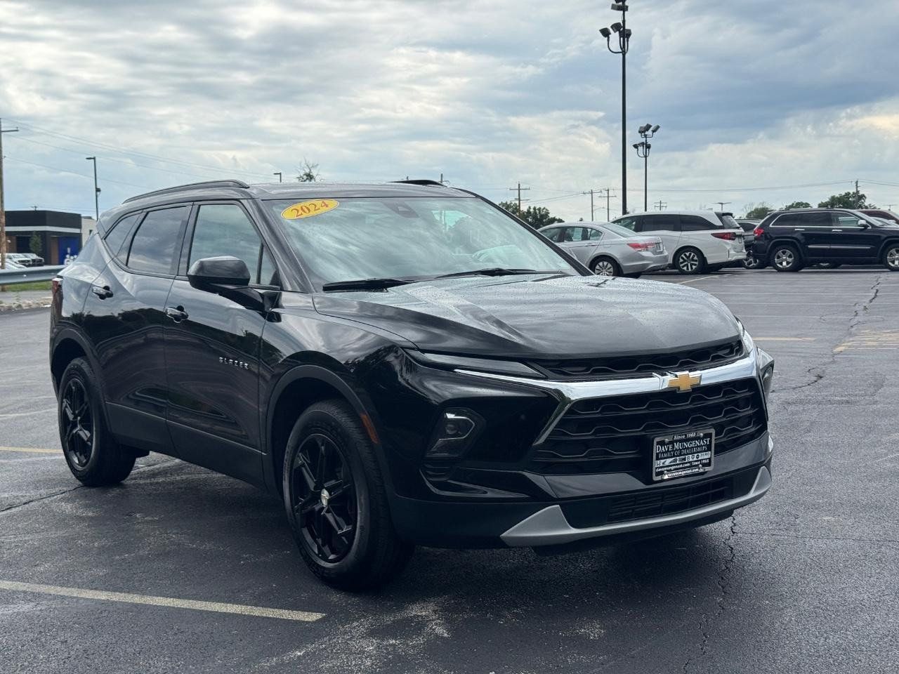 Used 2024 Chevrolet Blazer LT w/ Convenience Package FWD image 2