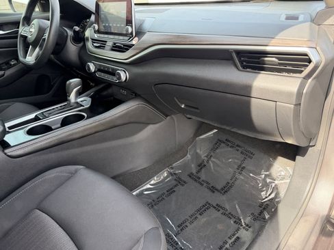 Certified 2023 Nissan Altima 2.5 SV image 2