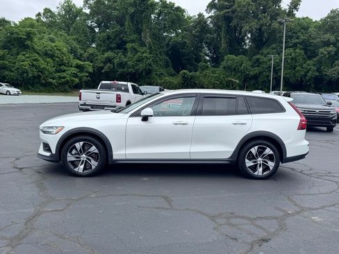 Used 2022 Volvo V60 T5 Cross Country AWD/4WD image 42