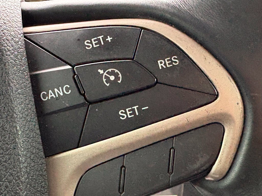Used 2014 Jeep Cherokee Latitude w/ Trailer Tow Group AWD/4WD image 13