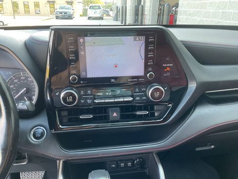 Used 2021 Toyota Highlander XSE AWD/4WD image 27