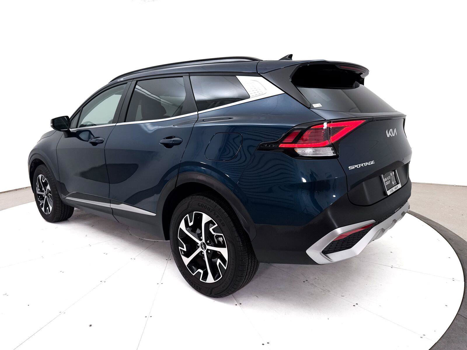 Used 2025 Kia Sportage EX w/ EX Premium Package AWD/4WD image 17