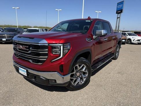 New 2026 GMC Sierra 1500 SLT image 3