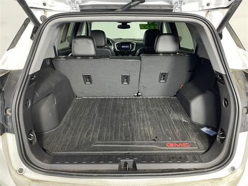 Used 2024 GMC Terrain SLT w/ Infotainment Package II image 13