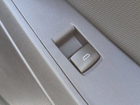 New 2026 Chevrolet Equinox LT w/ Safety and Technology Package FWD image 32