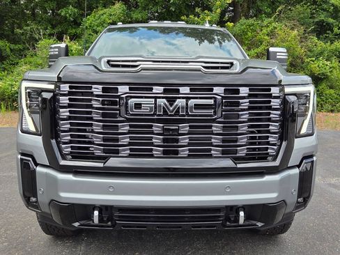 New 2026 GMC Sierra 2500 Denali Ultimate AWD/4WD image 11