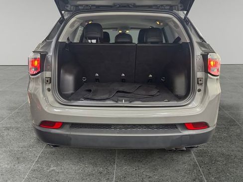 Used 2022 Jeep Compass Limited image 15