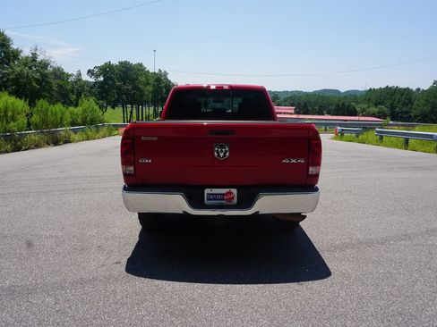 Used 2019 RAM 1500 Classic SLT AWD/4WD image 18