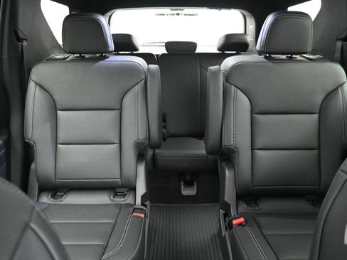 New 2026 Chevrolet Traverse LT FWD image 30