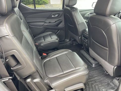 Used 2020 Chevrolet Traverse LT w/ LT Premium Package AWD/4WD image 15