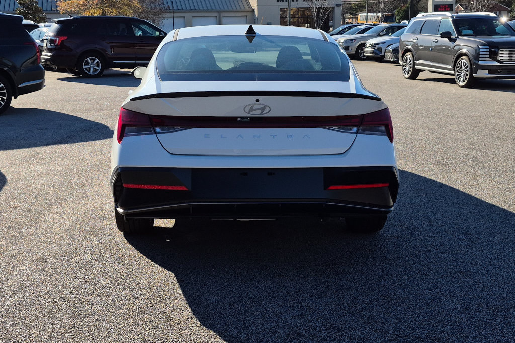 New 2026 Hyundai Elantra SEL Sport FWD image 6