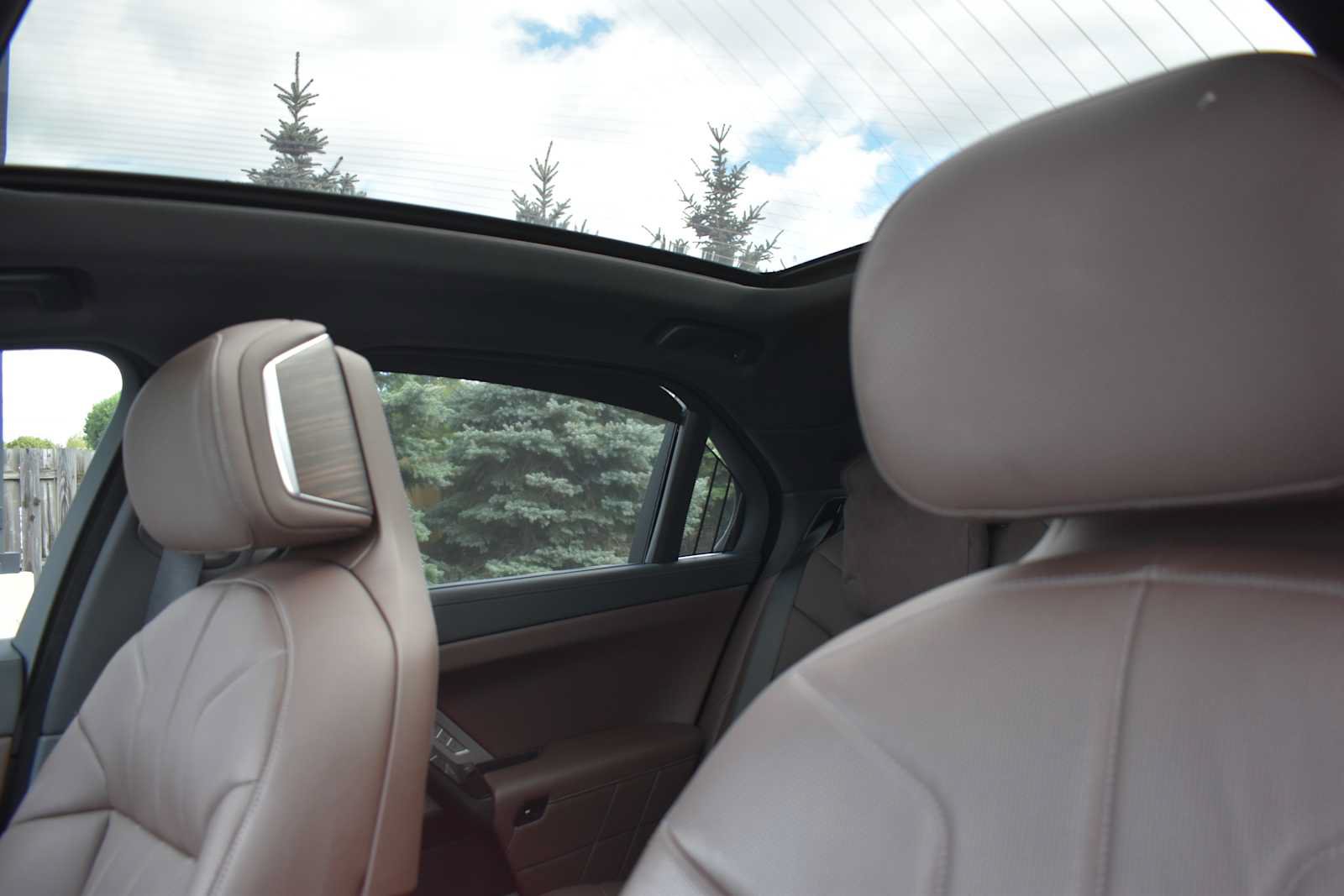 Used 2024 BMW i7 xDrive60 w/ Executive Package AWD/4WD image 20