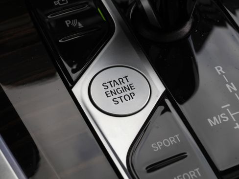 Used 2023 BMW X5 sDrive40i w/ M Sport Package RWD image 30