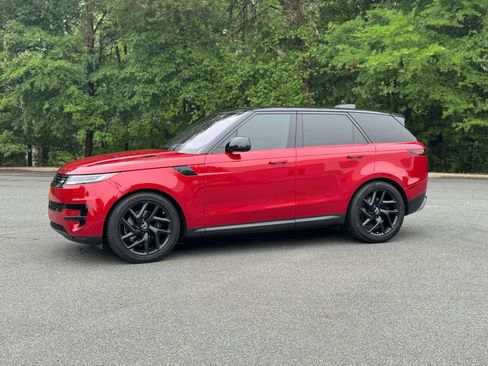 Used 2023 Land Rover Range Rover Sport SE AWD/4WD image 5