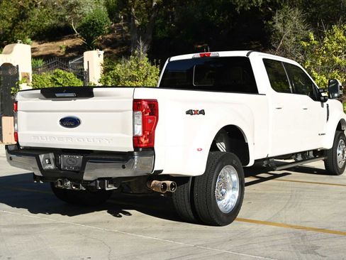 Used 2017 Ford F450 Lariat w/ Tow Technology Bundle image 5