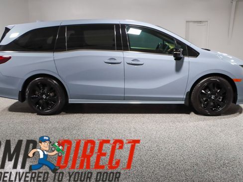 Used 2024 Honda Odyssey Sport image 6